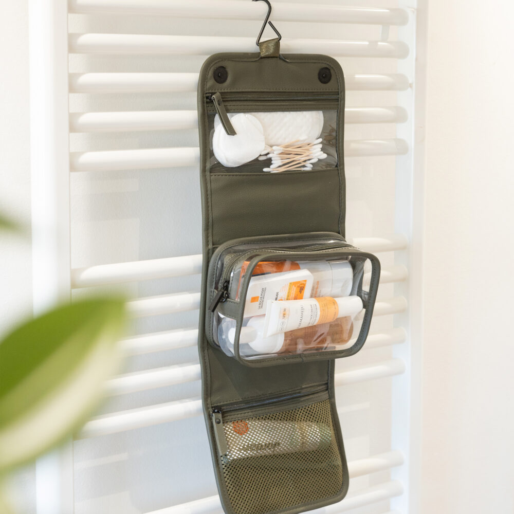 Adriana – Toilettaske med krog (3 farver)