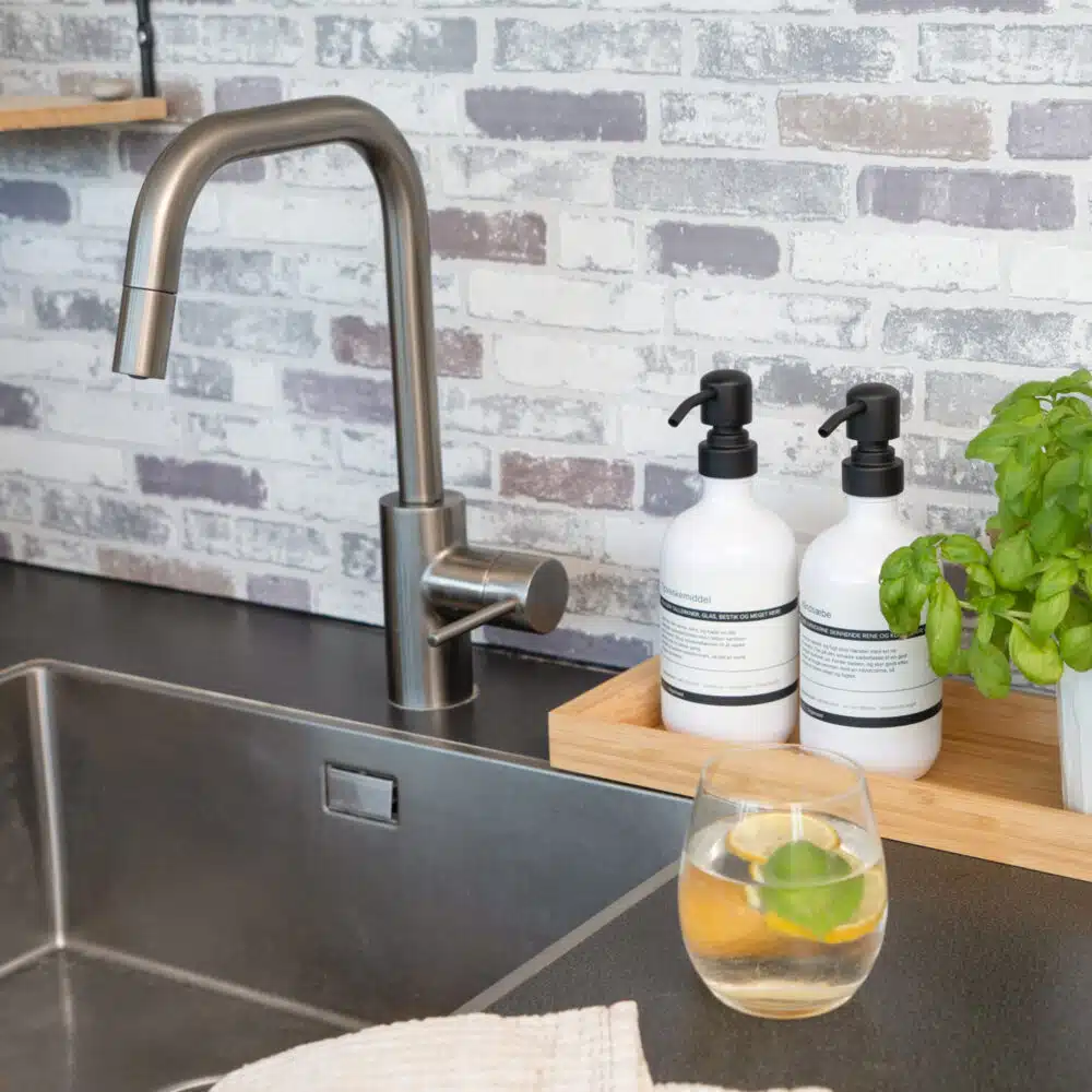 Frigga – Sæbedispenser i plast, 450 ml (4 pumpevarianter)