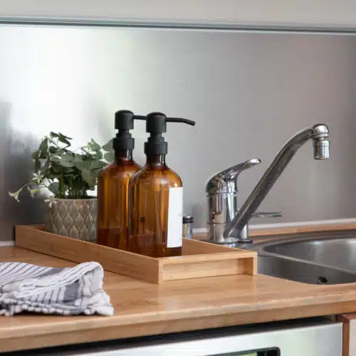 Frigga – Sæbedispenser i plast, 450 mL (4 pumpevarianter)