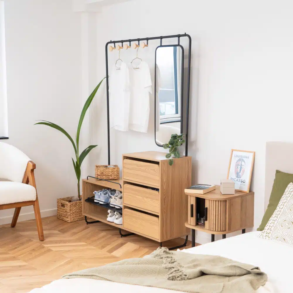 Zoe – Tøjstativ med kommode og spejl