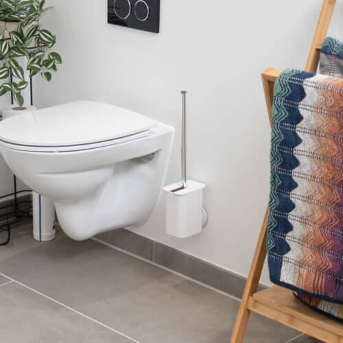 Mira – Umbra Toiletbørste med selvklæbende holder