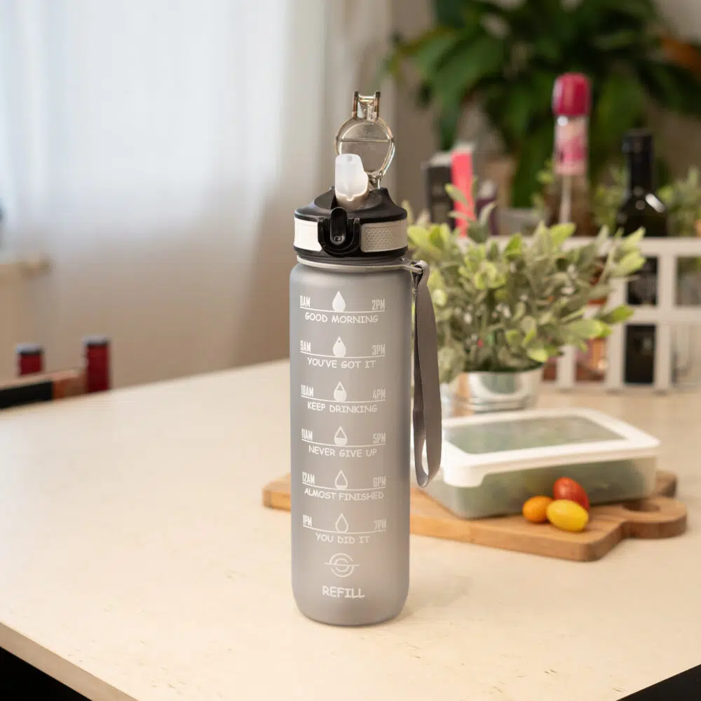Yara – Vandflaske med tidsangivelse (1 liter)