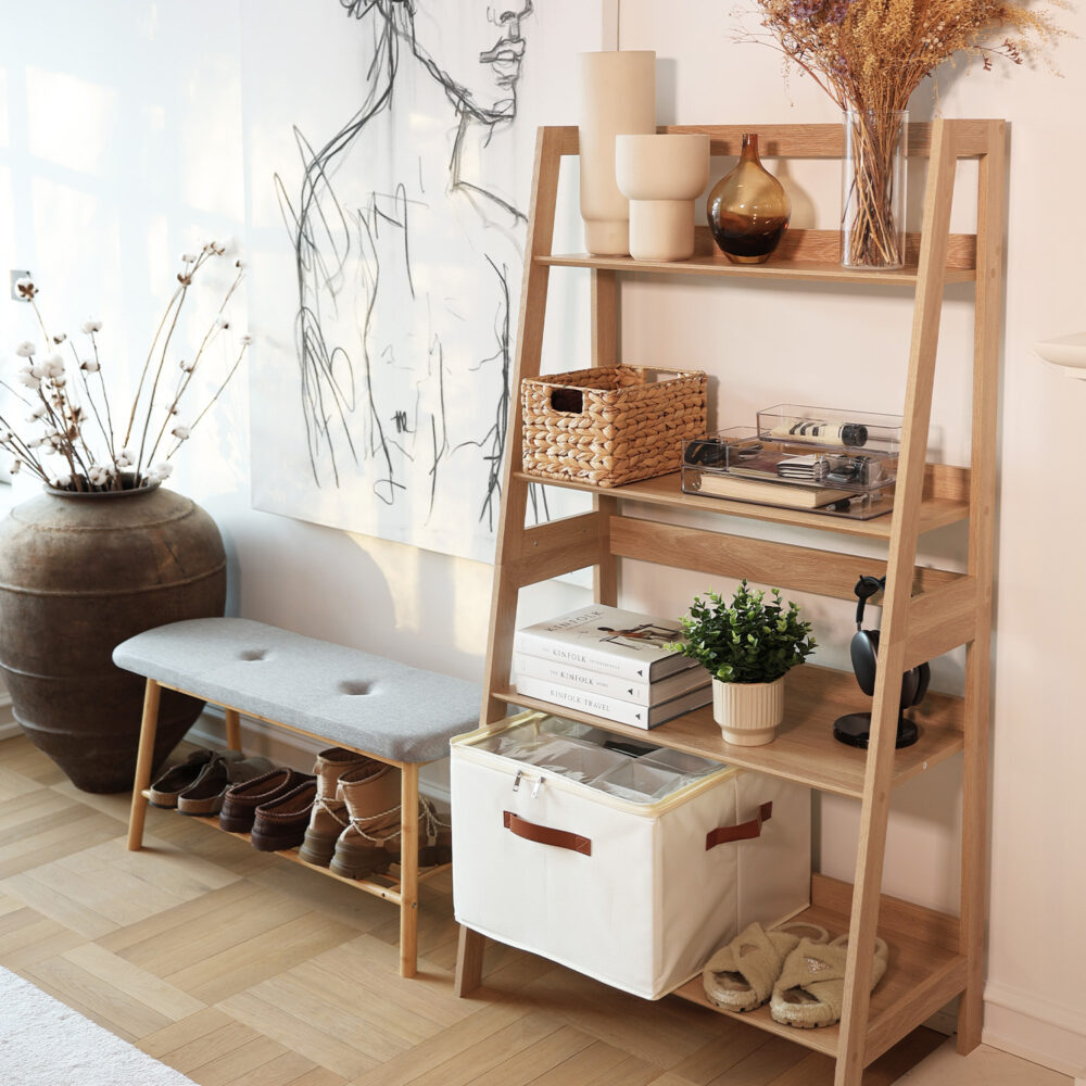 Viola – Reol med fire hylder