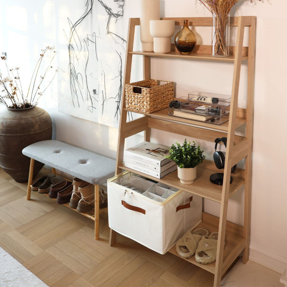 Viola – Reol med fire hylder