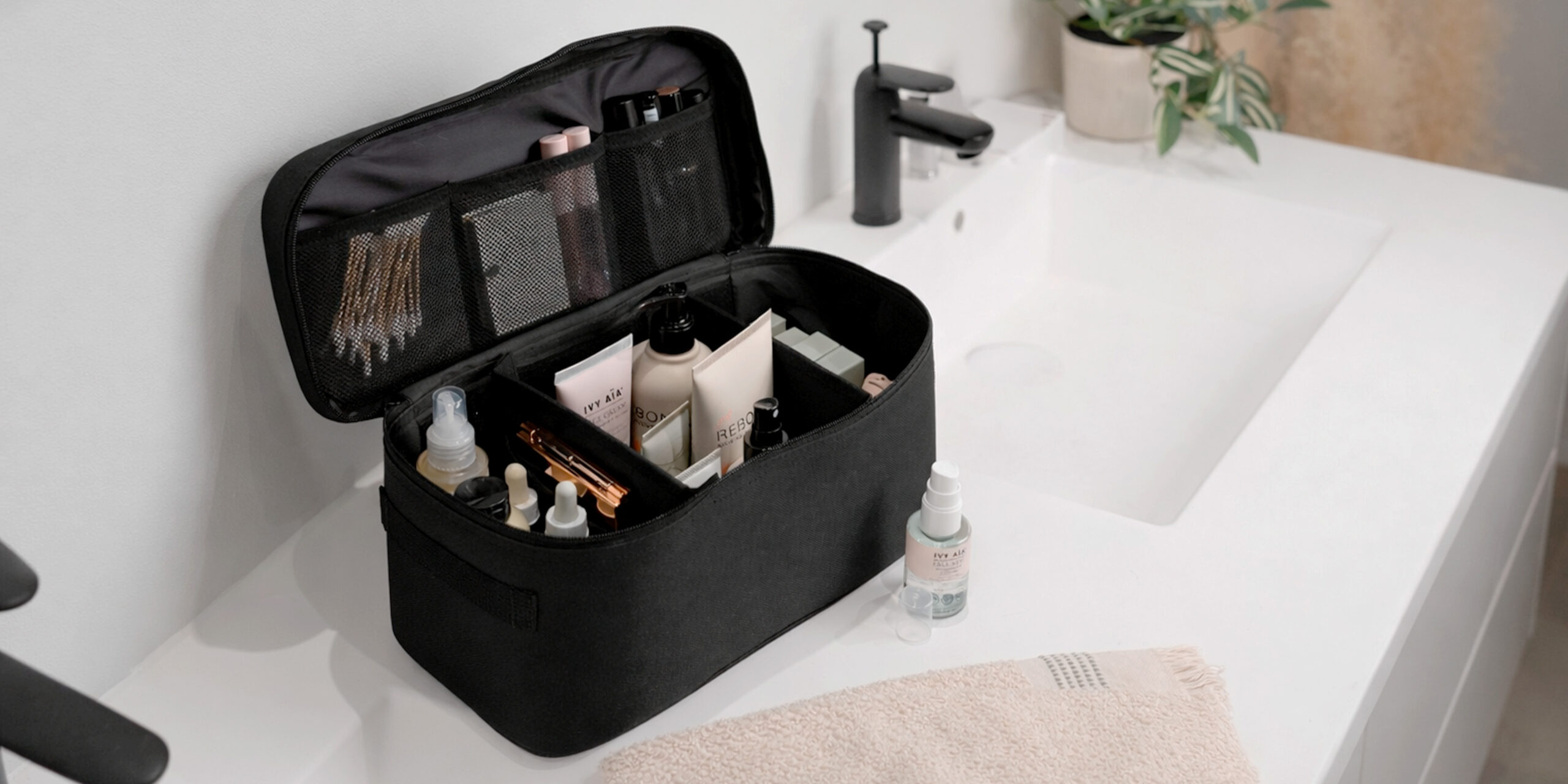 toilettaske-praktisk-opbevaring-til-hverdag-og-rejse